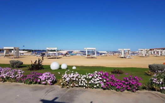 Galéria a popis rezortu Samra Bay
